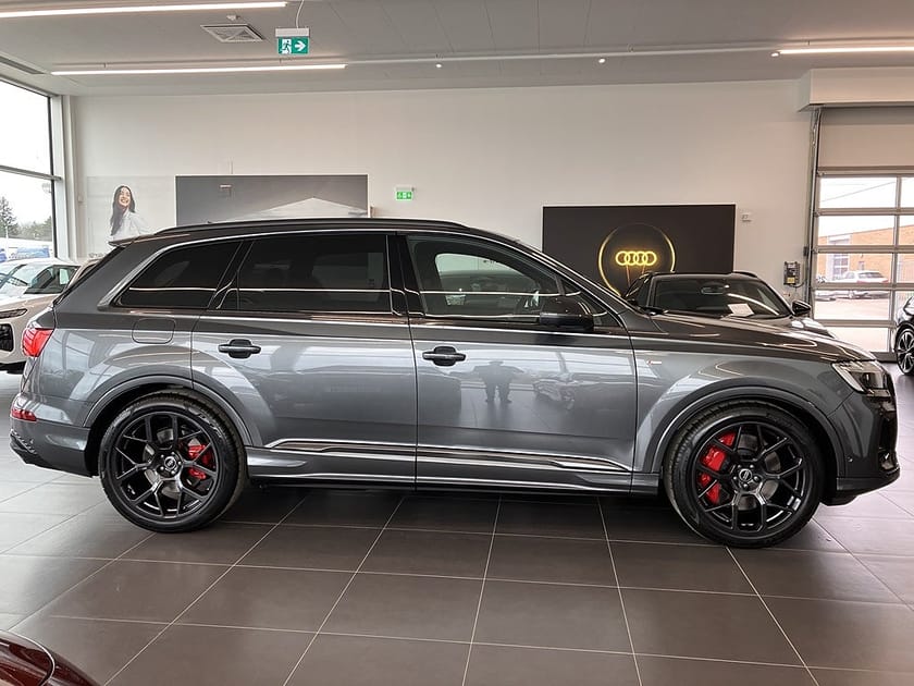 Bild 3 av Audi Q7 60 TFSI e quattro TFSIe 490hk S-Line Selection Black Carbon