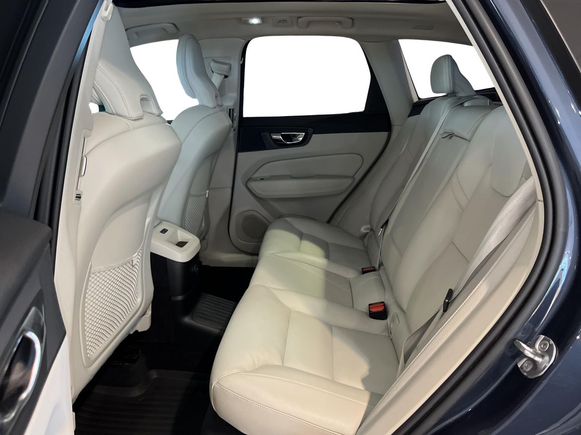 Volvo XC60 2023 - miniatyr 7