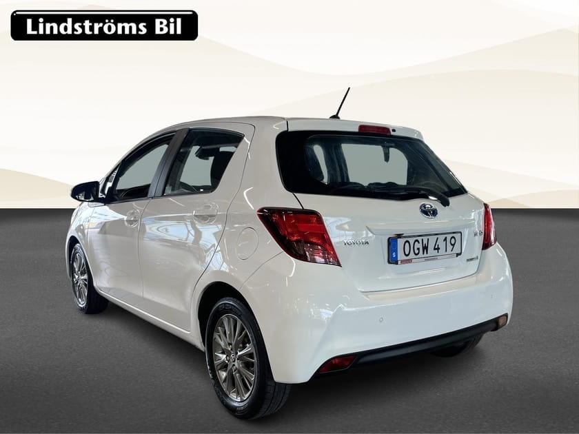 Bild 4 av Toyota Yaris Hybrid 1.5 Active Kupéfläkt Sommar/Vinterhjul