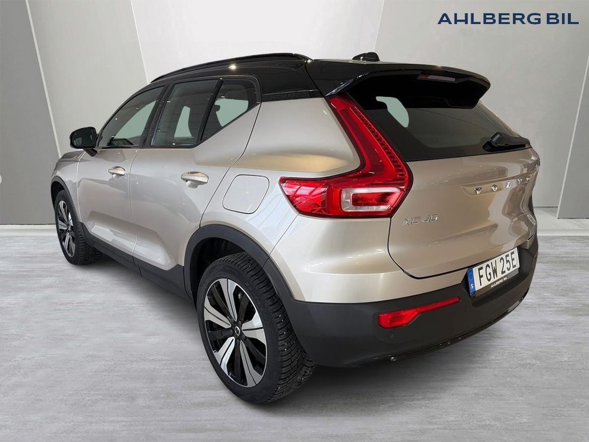 Volvo XC40 2023 - miniatyr 3