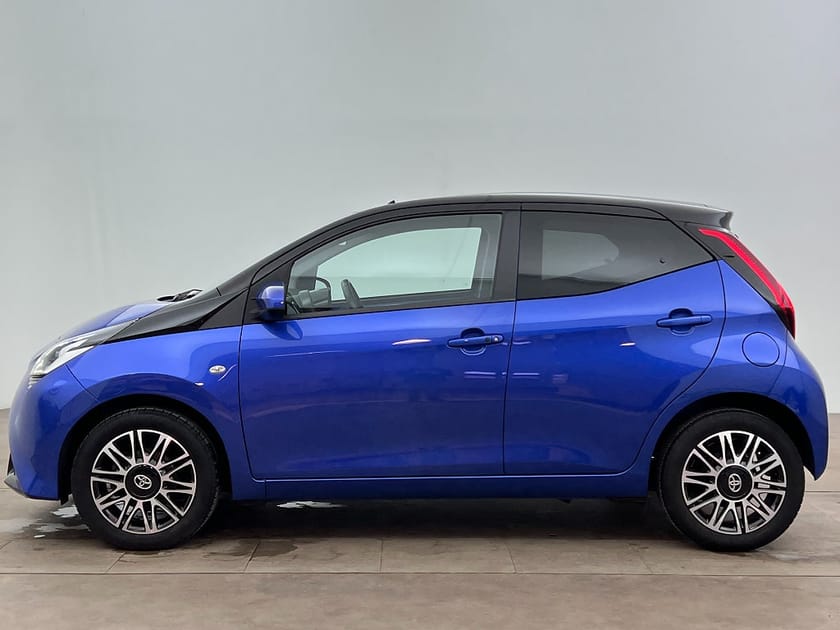 Bild 3 av Toyota Aygo 5-dörrar 1.0 VVT-i X-CLUSIV Delskinn Backkamera