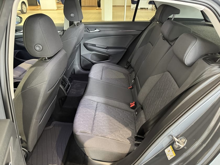 Bild 5 av Volkswagen Golf LIFE eTSI 150hk LAGERKAMPANJ!