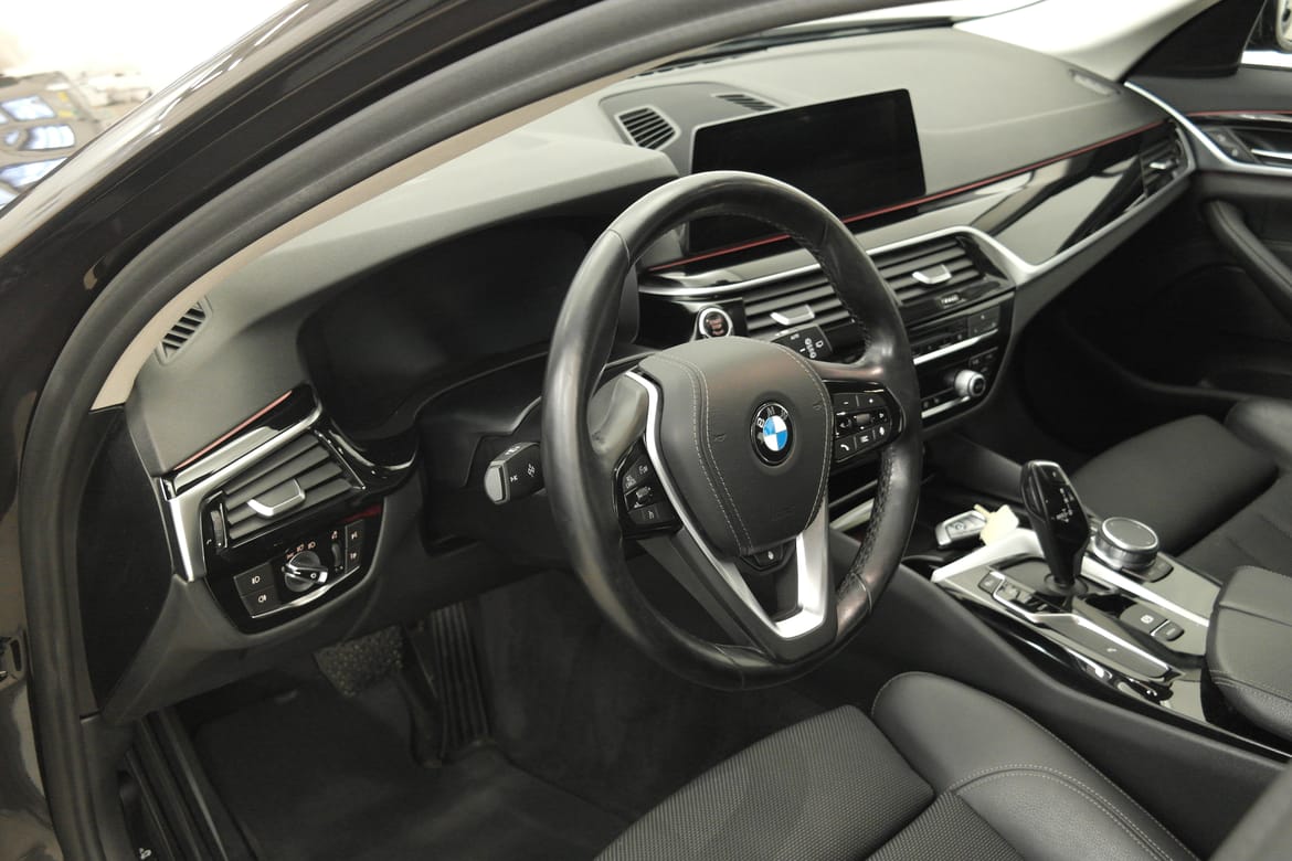 BMW 5-serie 2020 - miniatyr 8