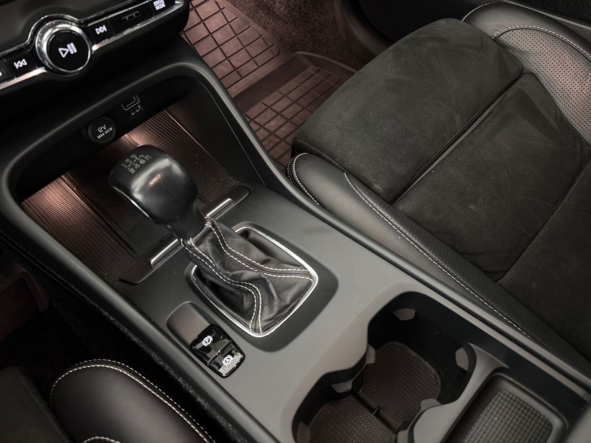 Volvo XC40 2020 - miniatyr 16