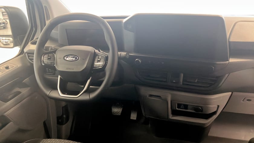 Bild 4 av Ford E-Transit Custom 320 E-CUSTOM TREND SKÅP 320S 218 A RWD *DEMO*