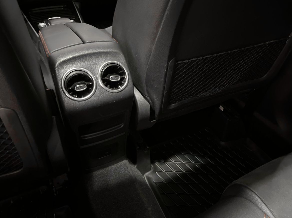 Mercedes-Benz GLA 2022 - miniatyr 10