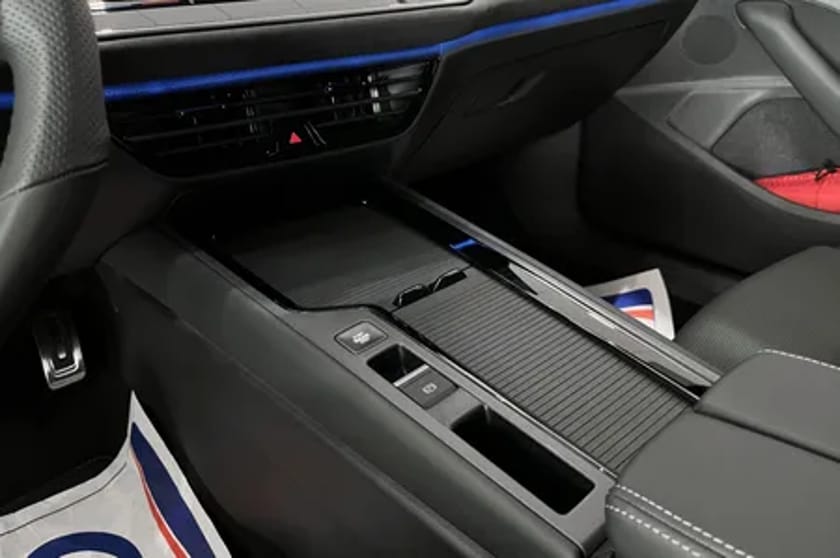 Bild 5 av Volkswagen Passat eHybrid 272hk DSG *SWE Edition* Kampanj