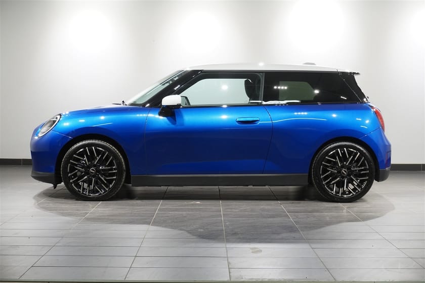 Bild 2 av MINI Cooper SE Paket XL Panorama Headup Fartpilot H K PA