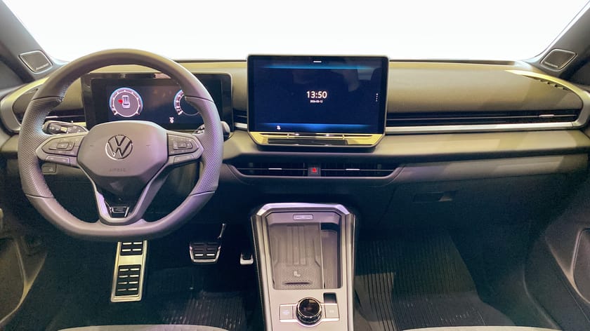 Bild 2 av Volkswagen T-Roc R-LINE  1.5 ETSI 150 HK DSG7
