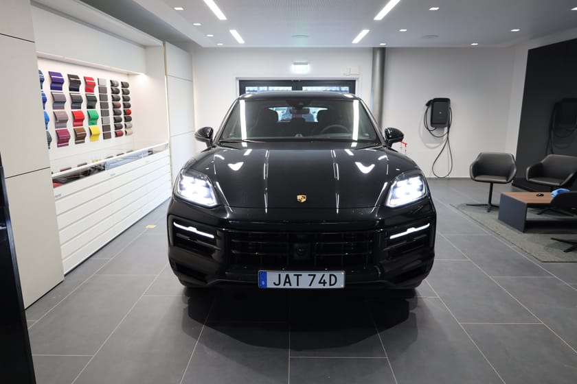 Bild 2 av Porsche Cayenne S E-Hybrid / 519 HK / Panoramatak