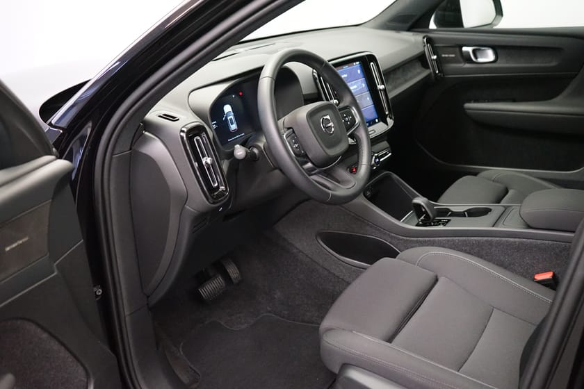 Bild 5 av Volvo EX40 Single Motor Extended Range M R Ultra Black Edt