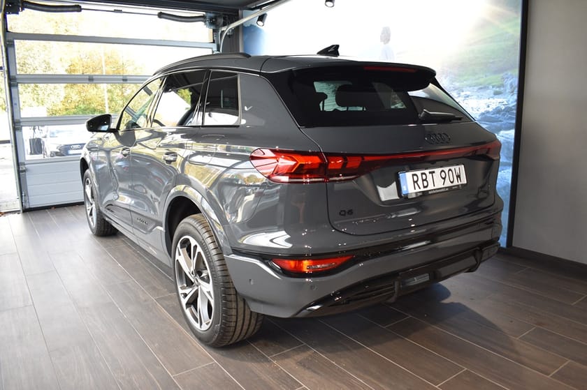 Bild 2 av Audi Q6 e-tron quattro SUV 285 kW / 388 HK  S-LINE