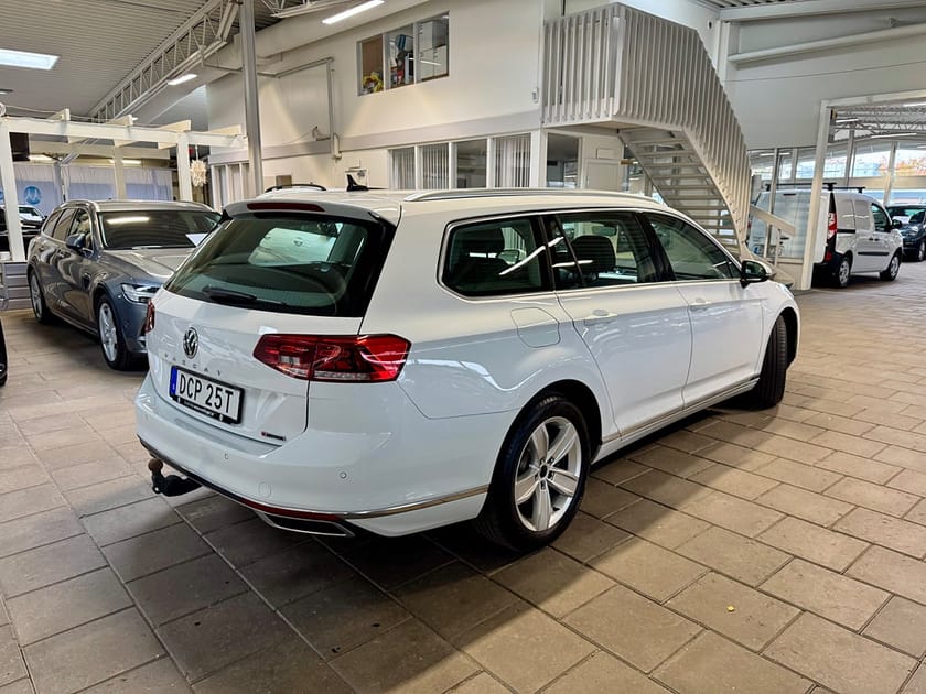 Bild 3 av Volkswagen Passat Sportscombi SC 2,0 TDI 190 DSG 4M GT Parkv./Dragpkt.