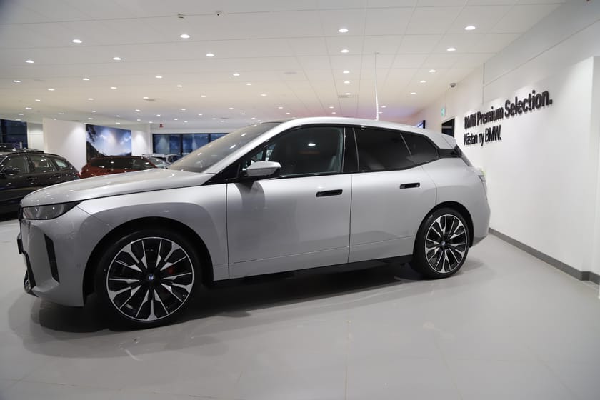 Bild 1 av BMW iX xDrive60 Supercharged / Nypris 1136"
