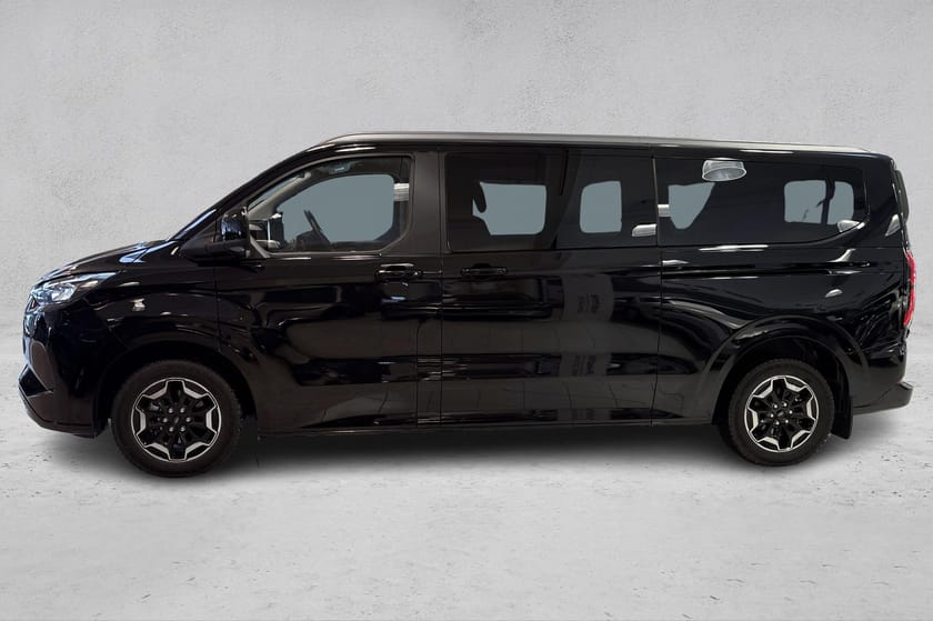 Bilde 2 av Ford E-Tourneo Custom 340 L2 | Titanium X | 8 seter | AGR | Skinn | B&O | Krok