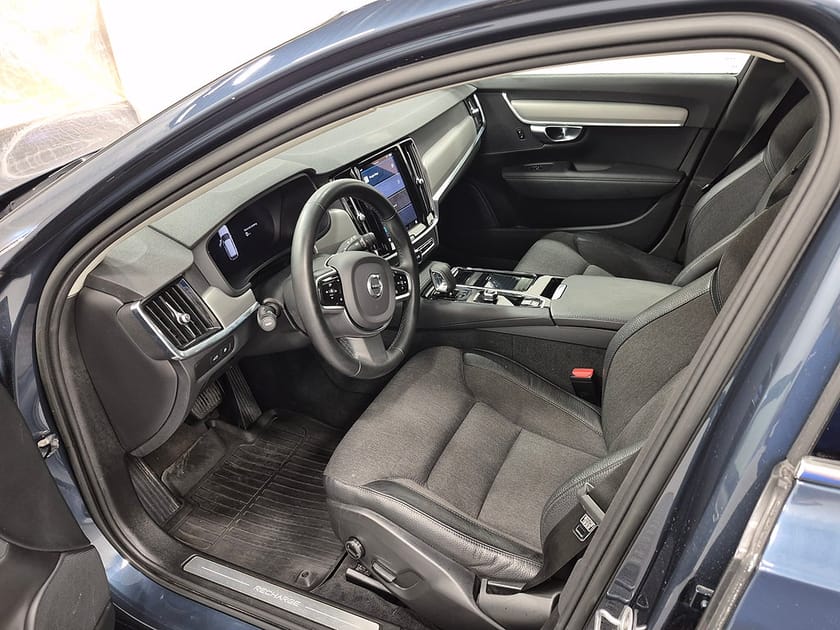 Bild 2 av Volvo V90 T6 Recharge Core Bright plug in AWD 350HK 4x4