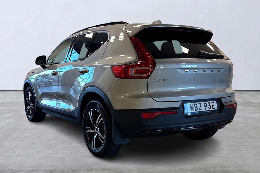 Bild 4 av Volvo XC40 B3 FWD Bensin Plus Dark