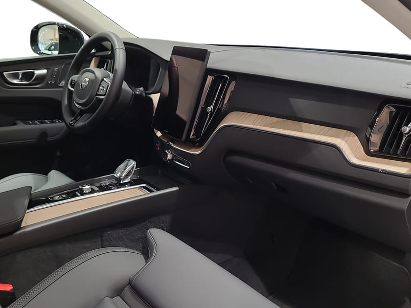 Bild 4 av Volvo XC60 T6 Plus Dark Nordic Edition