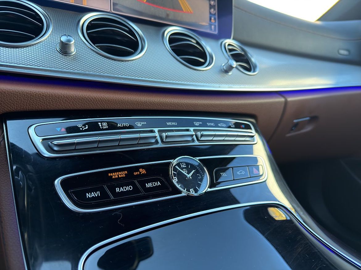 Mercedes-Benz E 220 T d, bild 16 av 19