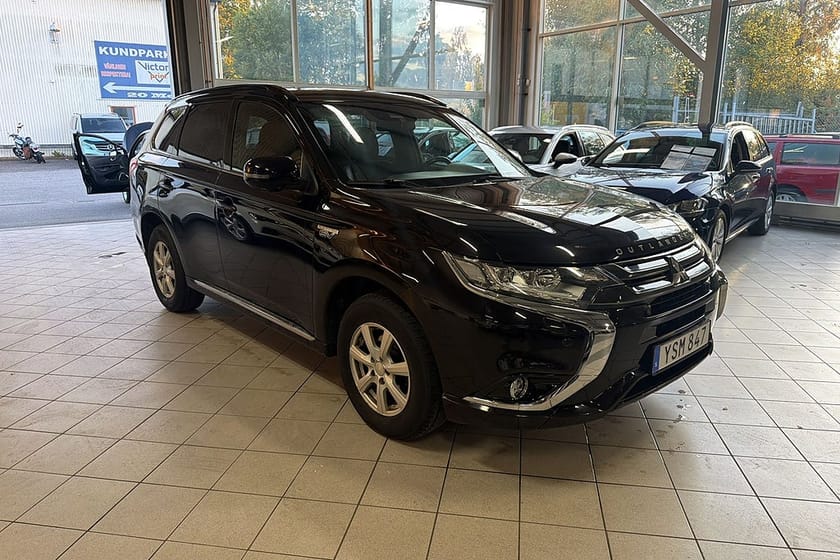 Bild 4 av Mitsubishi Outlander PHEV CVT Edition 100 Sollucka drag/SUPERDEAL 3,95%