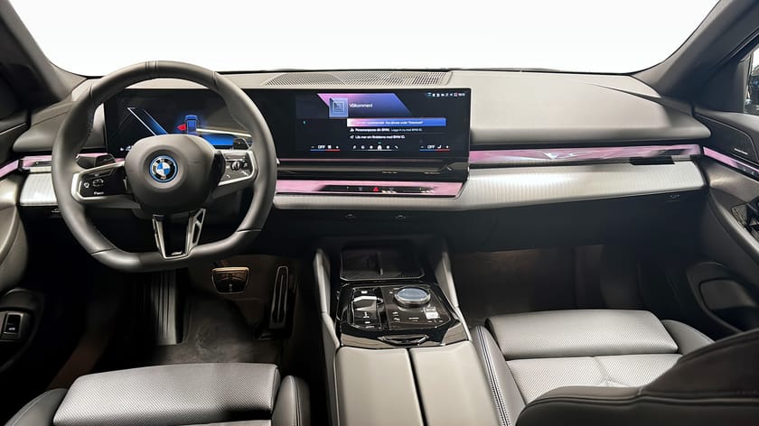 Bild 4 av BMW 530e xDrive Touring M sport Kamera Navi
