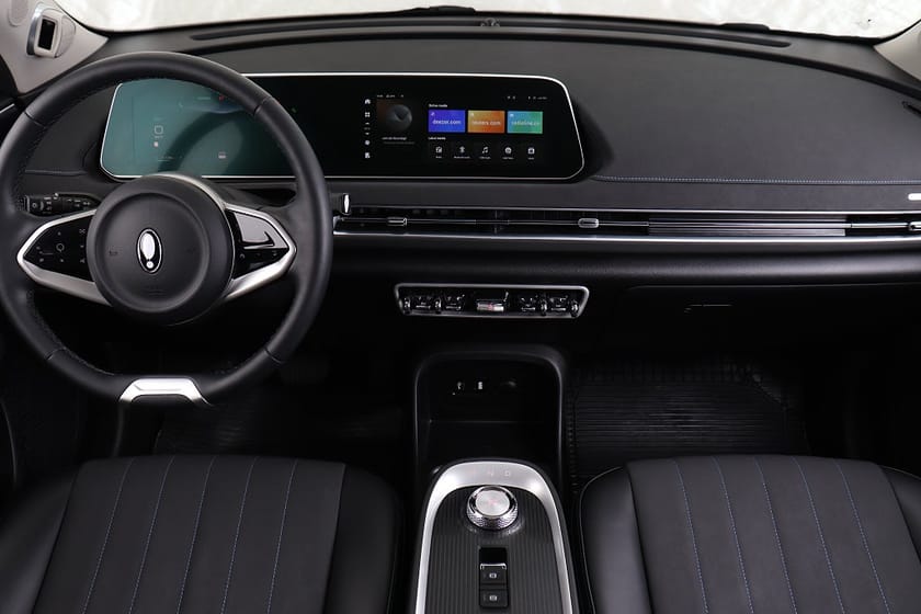 Bild 2 av ORA Funky Cat 300 Pro 48 kWh 171hk  V-hjul 360 kamera Navi