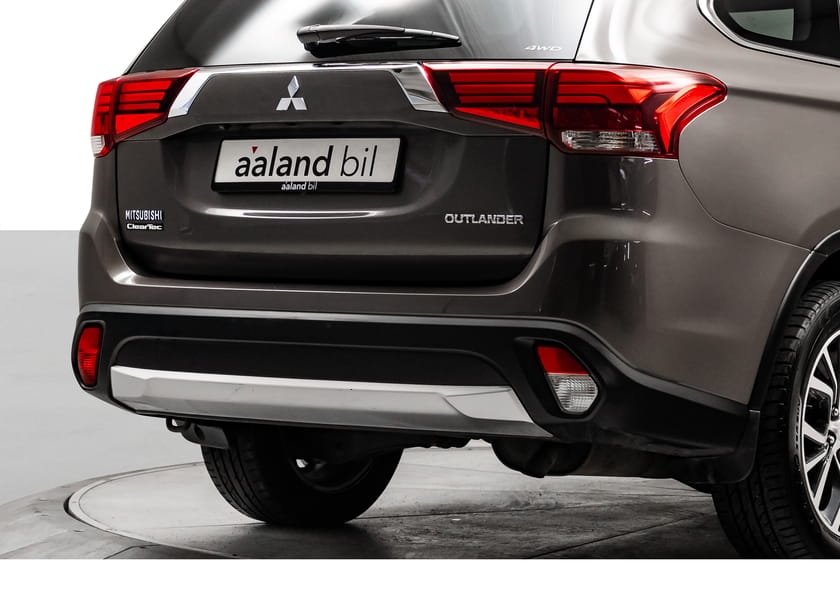 Bilde 5 av Mitsubishi Outlander INSTYLE+ - 4X4 - 7-SETER - AUTOMAT - SKINNINTERIØR
