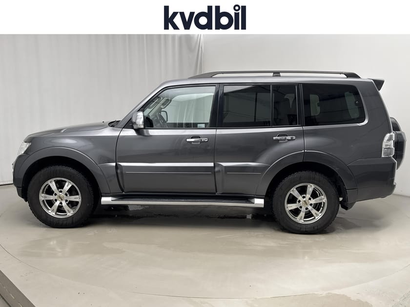 Bild 2 av Mitsubishi Pajero Wagon 3.2 DI-D 200hk 7-sits Läder Taklucka
