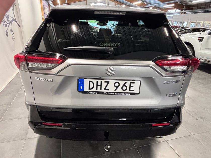Bild 4 av Suzuki Across Plug-in Hybrid Laddhybrid 75km AWD, Inclusive, Skinn, Dragkrok, V-hjul