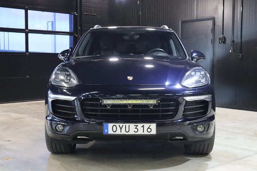 Bild 2 av Porsche Cayenne S E-Hybrid TipTronic (416hk) Sport Chrono