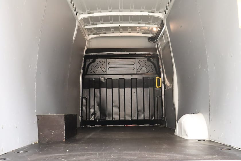 Bild 5 av Iveco Daily 35-140 Van 136HK Automat|Extralång|3.5Ton-Dragvikt|Lågmil