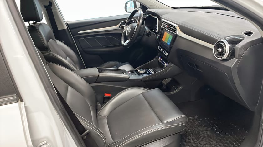 Bild 3 av MG ZS EV Luxury 44,5kWh 143hk Pano|Kamera|Skinn|Nav