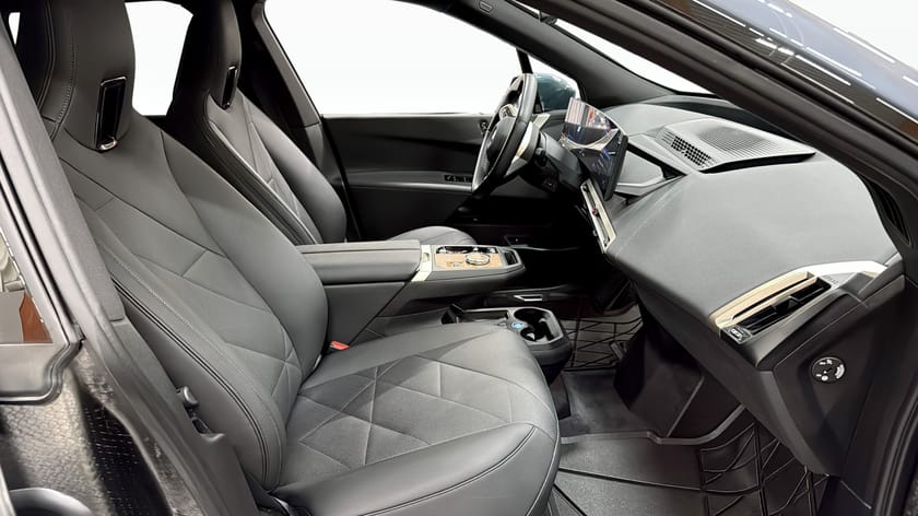 Bild 3 av BMW iX xDrive40 Sportpaket Laserlight Dragkrok Pano 4-zonsklimat