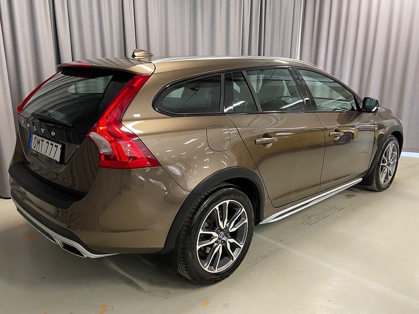 Bild 5 av Volvo V60 Cross Country D4 190hk AWD Geartronic Summum Pvärm Backkamera