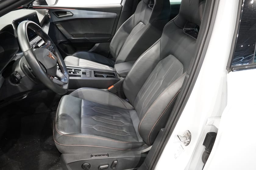 Bild 4 av CUPRA Leon e-Hybrid VZ 245 Hk Läder // Pano // Elstol