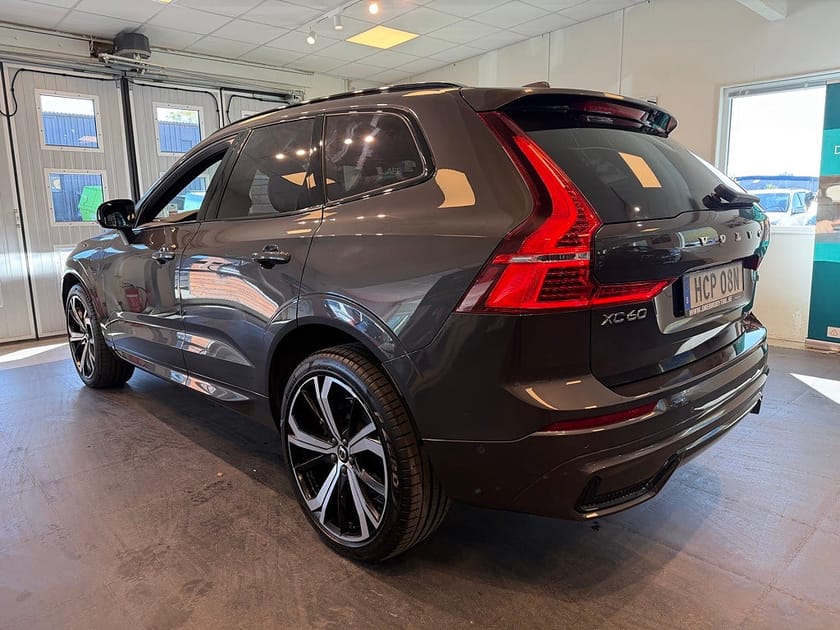 Bild 3 av Volvo XC60 T6 Plug-In Hybrid AWD Plus Dark H/K Pano 21tum Orrefors