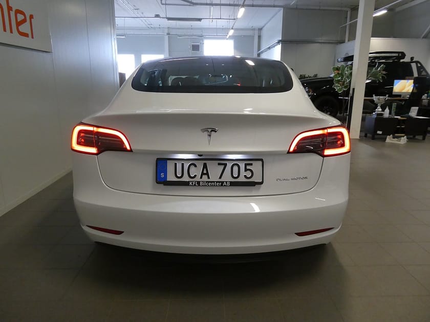 Bild 4 av Tesla Model 3 Long Range AWD Skinn-Pano-Kamera-Navi-SoV