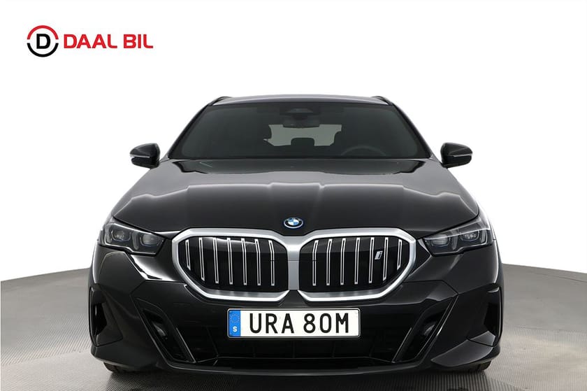 Bild 2 av BMW i5 eDrive40 Touring 340HK M-SPORT ACTIVE LAUNCH EDT DRAG