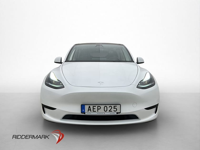 Bild 3 av Tesla Model Y Standard Range RWD MOMS Dragkrok Autopilot Sv-Såld