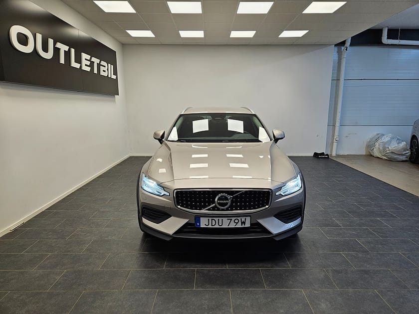 Bild 4 av Volvo V60 Cross Country B4 197hk AWD 4x4 Geartronic Core Drag Backkamera