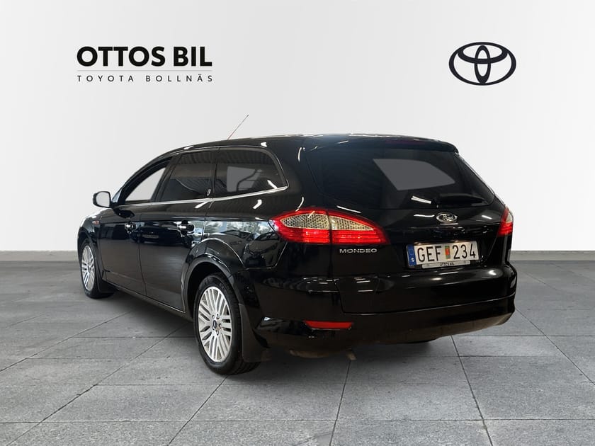 Bild 2 av Ford Mondeo Kombi 2.0 Manuell, 145hk - Ghia / V-hjul, Motorvärmare & kupéuttag