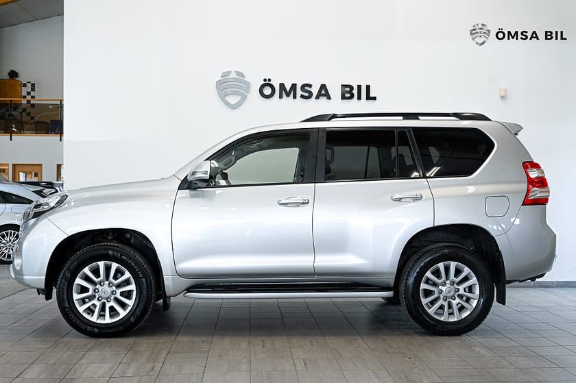 Bild 3 av Toyota Land Cruiser 2.8 D-4D 4WD 7-Sits Drag 177hk