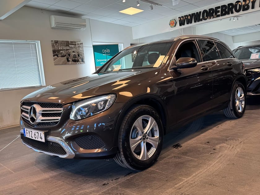 Bild 2 av Mercedes-Benz GLC 220 d 4MATIC 9G-Tronic Drag B-kamera Värmare Carplay