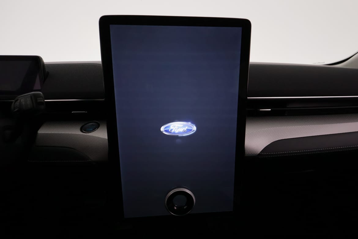 Ford Mustang Mach-E 2022 - miniatyr 11