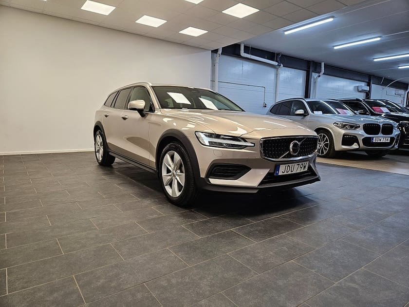Bild 5 av Volvo V60 Cross Country B4 197hk AWD 4x4 Geartronic Core Drag Backkamera