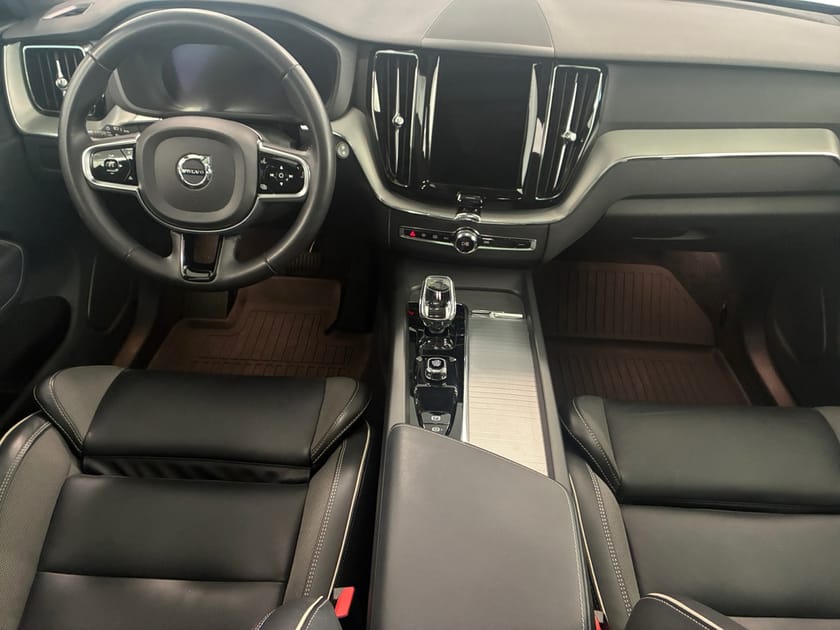 Bild 5 av Volvo XC60 Recharge T6 Plus Dark Edition.