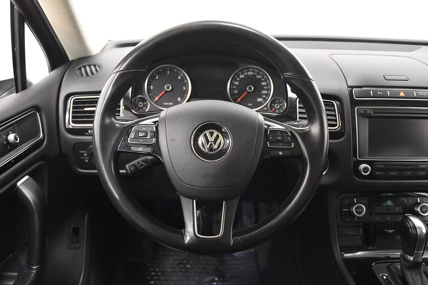 Bild 2 av Volkswagen Touareg 3.0 V6 4Motion D-värm Pano Skinn Dragkrok