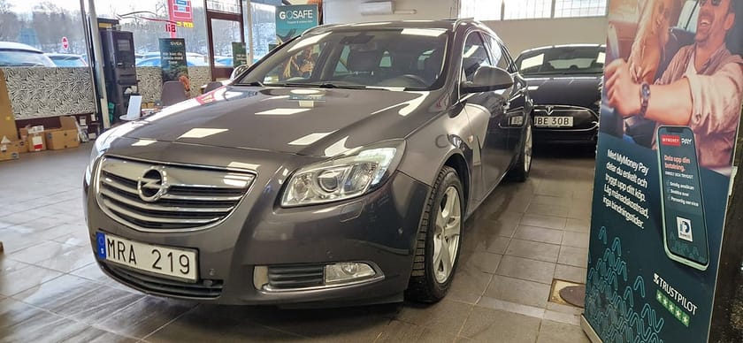 Bild 3 av Opel Insignia Sports Tourer 2.0 Turbo Cosmo Euro 5| Automat