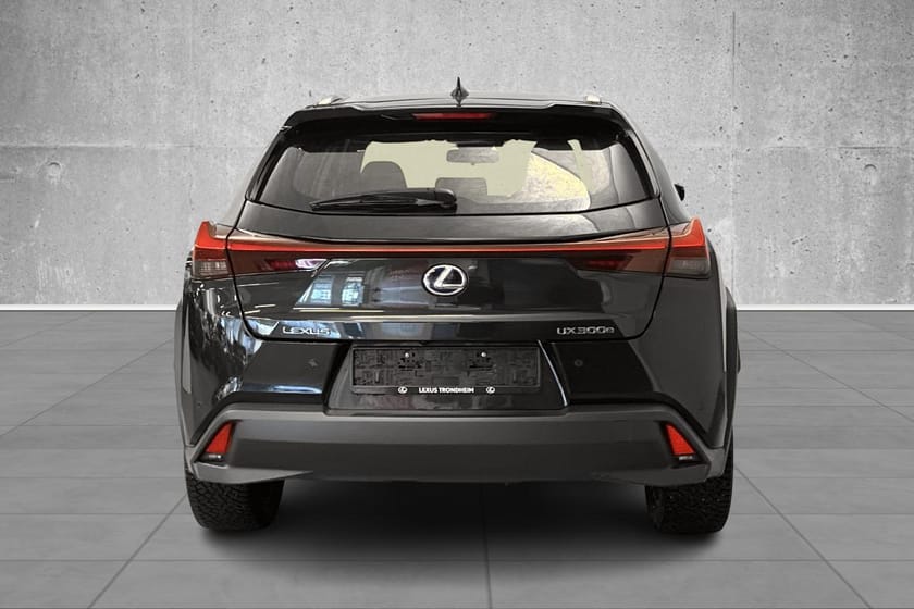 Bilde 4 av Lexus UX 300e Premium/WLTP 312 km/KAMPANJE-PRIS!/
