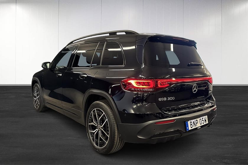 Bild 4 av Mercedes-Benz EQB 300 4MATIC AMG Line Panoramataklucka